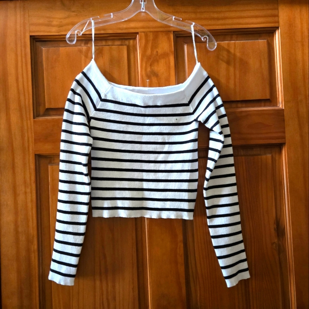NEW Aeropostale Black and White Long Sleeve Crop Top Size S